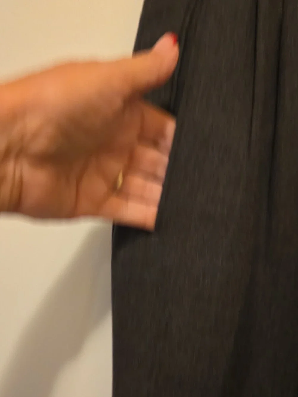 Men's Pleated Dress Pants in Dark Gray - Classic Tailored Style